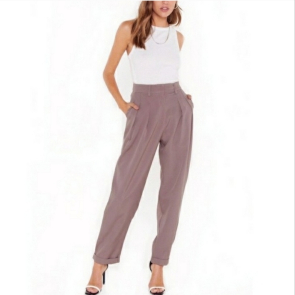 Le Lis Pleated Pant